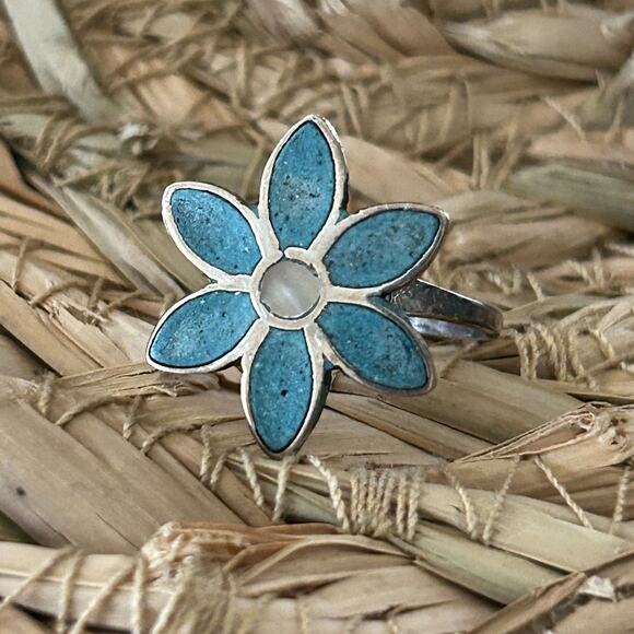 Vintage Sterling Silver Turquoise,MOP Inlay Flower Ring - 1970s Boho Style - Picture 3 of 4